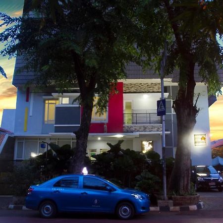 House Of Arsonia Tulip Hotel Jakarta Eksteriør billede