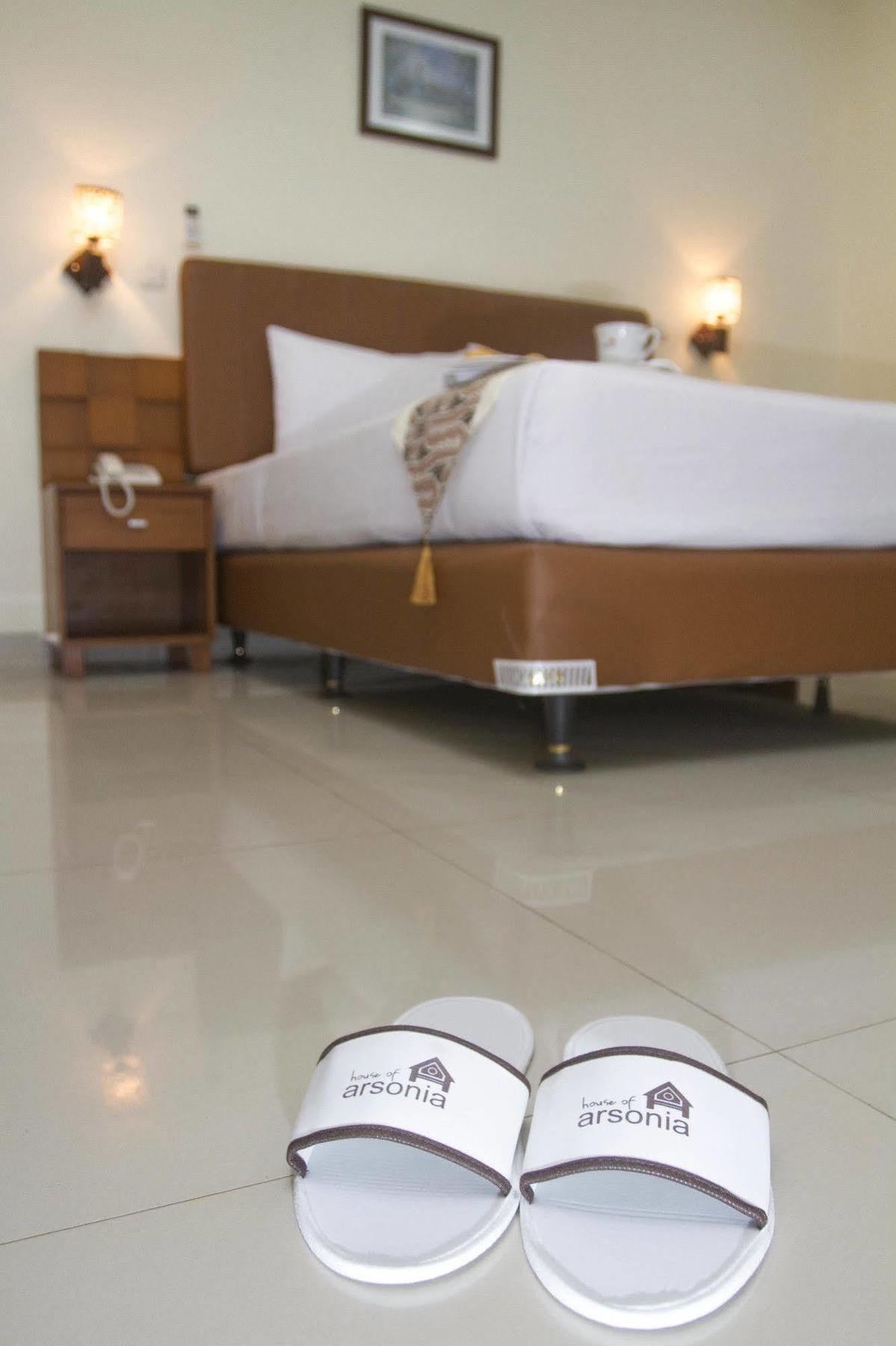 House Of Arsonia Tulip Hotel Jakarta Eksteriør billede
