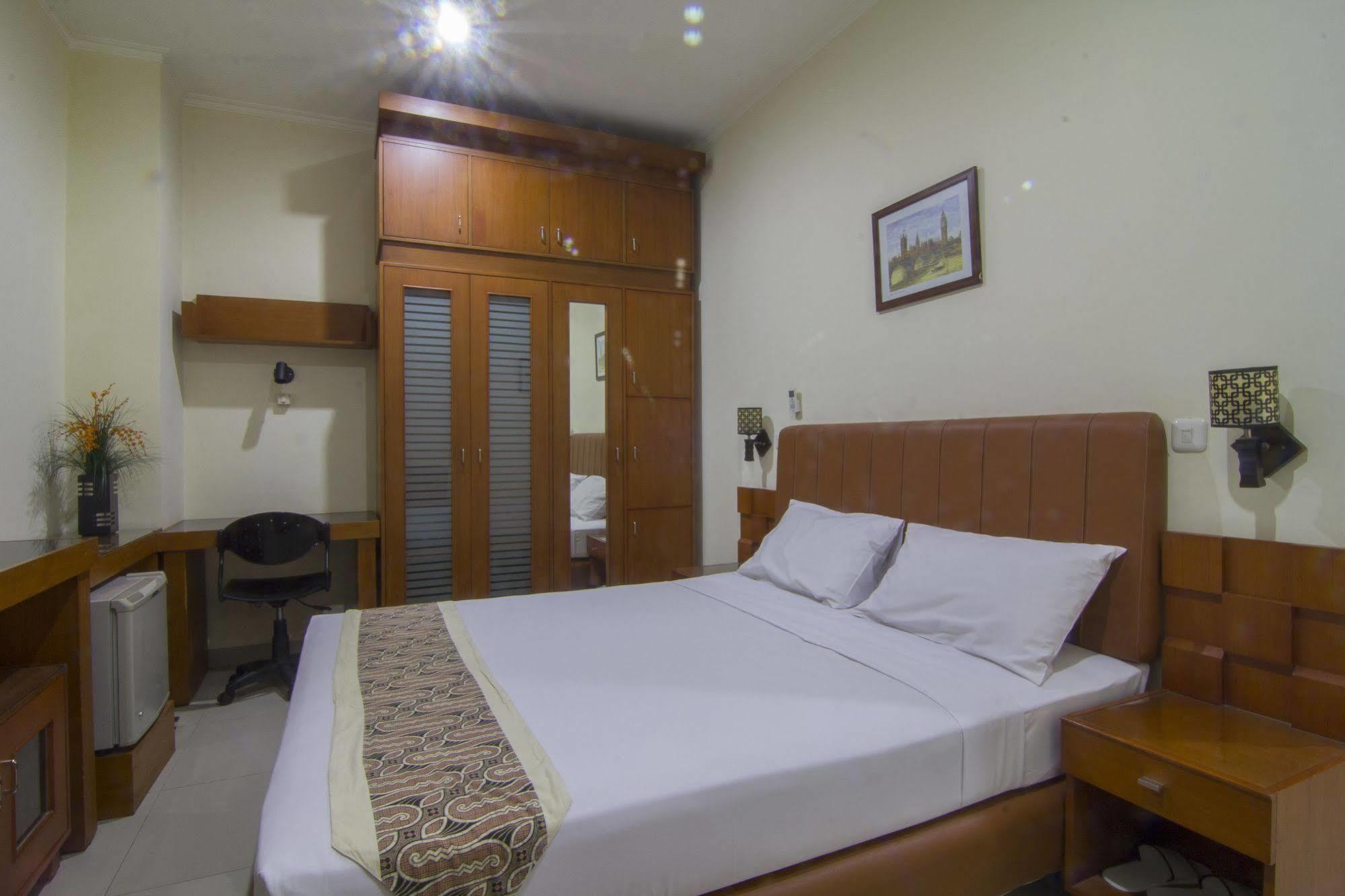 House Of Arsonia Tulip Hotel Jakarta Eksteriør billede