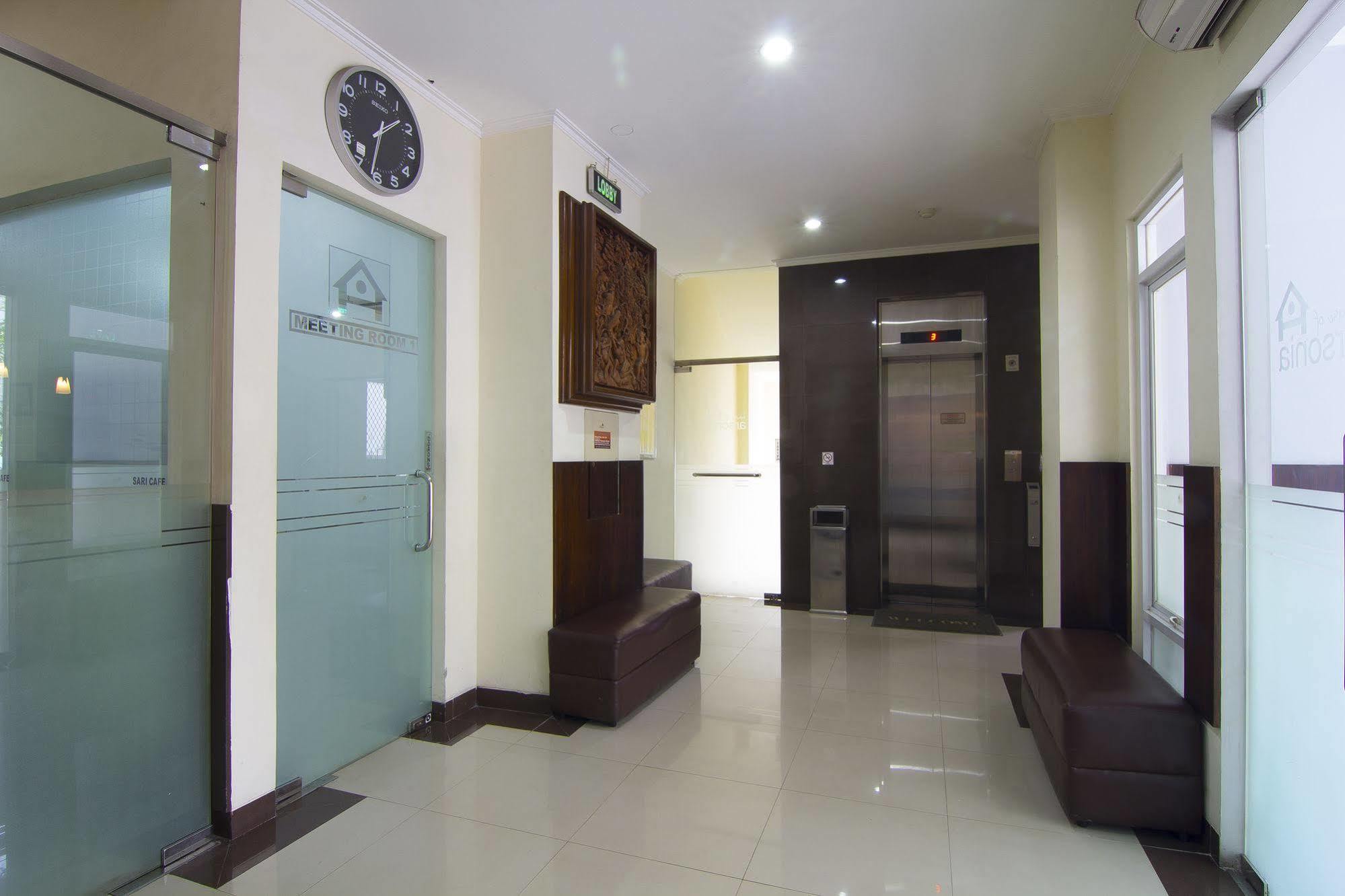 House Of Arsonia Tulip Hotel Jakarta Eksteriør billede